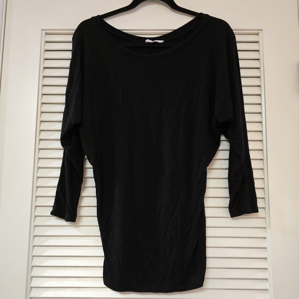 Free To Live - Black Scoop-Neck Lightweight Long-Sleeve Classic Top